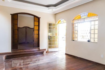 Sala 1 de casa à venda com 5 quartos, 482m² em Planalto, Belo Horizonte