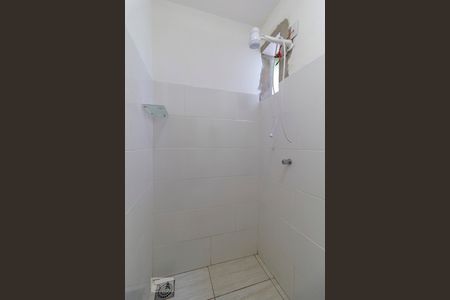 Banheiro de kitnet/studio para alugar com 1 quarto, 16m² em Brasil, Uberlândia