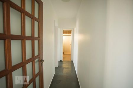 Corredor de apartamento à venda com 2 quartos, 80m² em Campo Belo, São Paulo