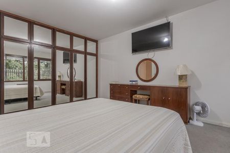 Suíte de casa à venda com 4 quartos, 329m² em Chácara das Pedras, Porto Alegre