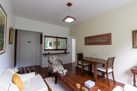 Sala de apartamento para alugar com 3 quartos, 85m² em Cosme Velho, Rio de Janeiro