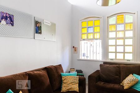 Sala 1 de casa à venda com 4 quartos, 150m² em Ouro Preto, Belo Horizonte