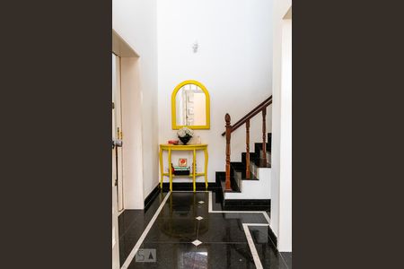 Hall de Entrada de casa à venda com 4 quartos, 150m² em Ouro Preto, Belo Horizonte