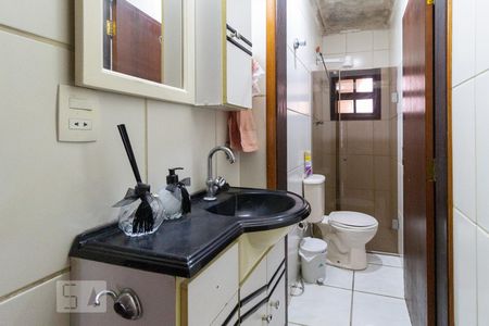 Banheiro 1 de casa à venda com 3 quartos, 220m² em Km 18, Osasco