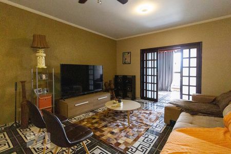 Sala de casa à venda com 3 quartos, 220m² em Km 18, Osasco