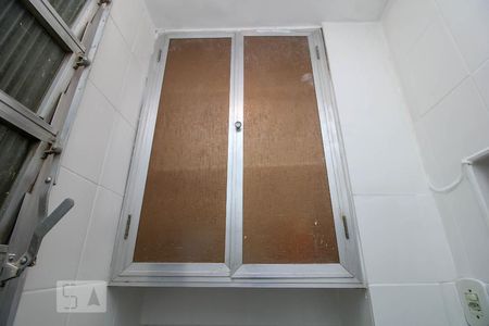 Banheiro de kitnet/studio para alugar com 1 quarto, 32m² em Catete, Rio de Janeiro