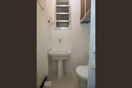 Banheiro de kitnet/studio à venda com 1 quarto, 32m² em Catete, Rio de Janeiro