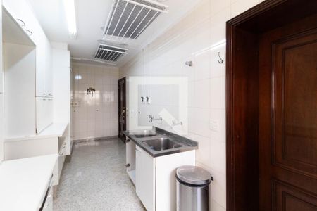 Apartamento para alugar com 336m², 4 quartos e 5 vagas Apartamento para alugar com 336m², 4 quartos e 5 vagasCozinha