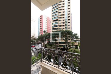 Apartamento para alugar com 336m², 4 quartos e 5 vagas Apartamento para alugar com 336m², 4 quartos e 5 vagasVista