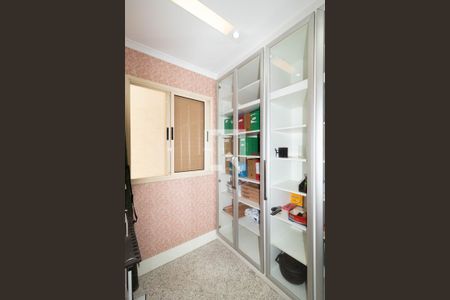 Apartamento para alugar com 336m², 4 quartos e 5 vagas Apartamento para alugar com 336m², 4 quartos e 5 vagasDespensa