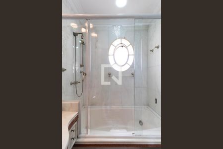 Apartamento para alugar com 336m², 4 quartos e 5 vagas Apartamento para alugar com 336m², 4 quartos e 5 vagasBanheiro