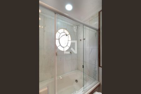 Apartamento para alugar com 336m², 4 quartos e 5 vagas Apartamento para alugar com 336m², 4 quartos e 5 vagasBanheiro