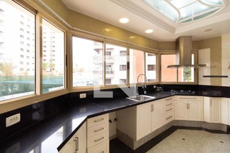 Apartamento para alugar com 336m², 4 quartos e 5 vagas Apartamento para alugar com 336m², 4 quartos e 5 vagasCozinha