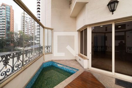 Apartamento para alugar com 336m², 4 quartos e 5 vagas Apartamento para alugar com 336m², 4 quartos e 5 vagasÁrea comum