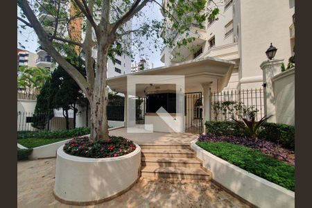 Apartamento para alugar com 336m², 4 quartos e 5 vagas Apartamento para alugar com 336m², 4 quartos e 5 vagasFachada