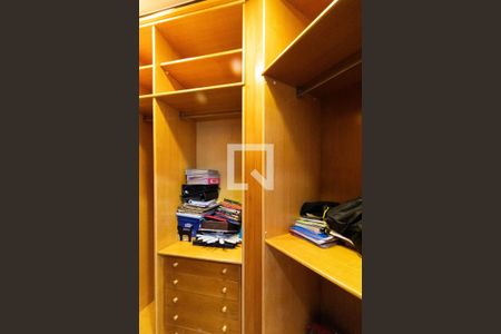 Apartamento para alugar com 336m², 4 quartos e 5 vagas Apartamento para alugar com 336m², 4 quartos e 5 vagasQuarto 2