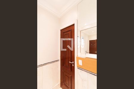 Apartamento para alugar com 336m², 4 quartos e 5 vagas Apartamento para alugar com 336m², 4 quartos e 5 vagasBanheiro