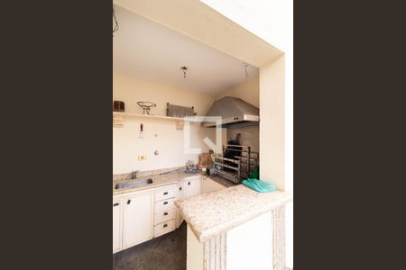 Apartamento para alugar com 336m², 4 quartos e 5 vagas Apartamento para alugar com 336m², 4 quartos e 5 vagasÁrea comum - Churrasqueira