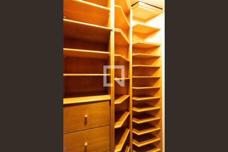 Apartamento para alugar com 336m², 4 quartos e 5 vagas Apartamento para alugar com 336m², 4 quartos e 5 vagasQuarto 2