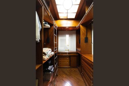 Apartamento para alugar com 336m², 4 quartos e 5 vagas Apartamento para alugar com 336m², 4 quartos e 5 vagasQuarto 4