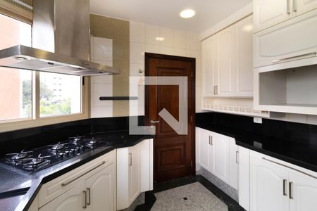 Apartamento para alugar com 336m², 4 quartos e 5 vagas Apartamento para alugar com 336m², 4 quartos e 5 vagasCozinha