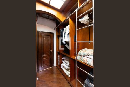 Apartamento para alugar com 336m², 4 quartos e 5 vagas Apartamento para alugar com 336m², 4 quartos e 5 vagasQuarto 4