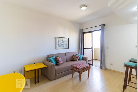 Sala de apartamento para alugar com 1 quarto, 50m² em Cambuí, Campinas