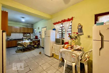 Cozinha de casa à venda com 3 quartos, 300m² em Vila Araguaia, São Paulo