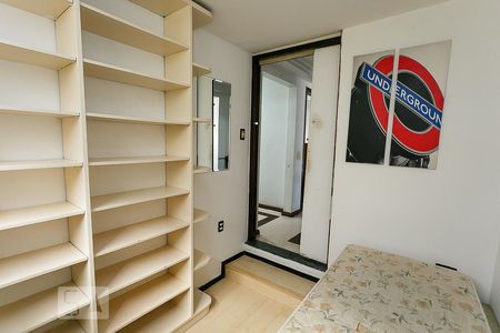 Escritório de casa à venda com 5 quartos, 500m² em Jardim Leonor, São Paulo