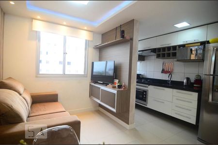 Sala e cozinha de apartamento para alugar com 2 quartos, 43m² em Mato Grande, Canoas