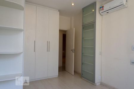 Quarto 1 de apartamento à venda com 3 quartos, 122m² em Copacabana, Rio de Janeiro