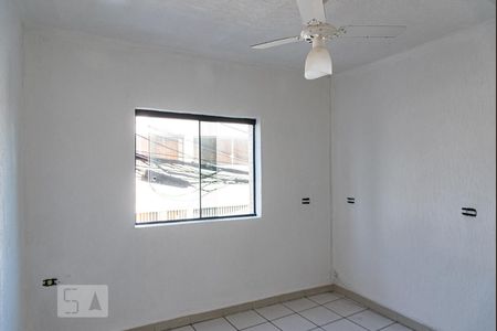 Quarto 2 de casa para alugar com 2 quartos, 42m² em Vila Caraguatá, São Paulo