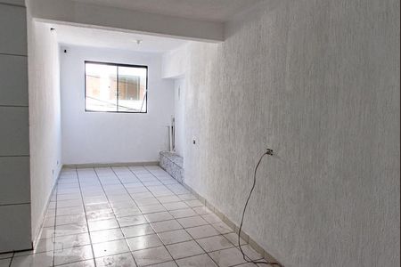 Quarto 1 de casa para alugar com 2 quartos, 42m² em Vila Caraguatá, São Paulo