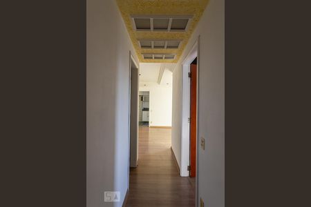 Corredor de apartamento para alugar com 2 quartos, 65m² em Vila Gomes Cardim, São Paulo