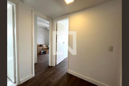 Corredor  de apartamento à venda com 3 quartos, 88m² em Vila Alexandria, São Paulo