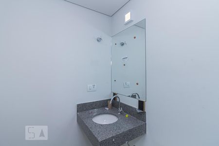 Banheiro de kitnet/studio para alugar com 1 quarto, 20m² em Perdizes, São Paulo