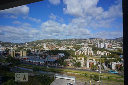 Sala - vista de apartamento para alugar com 2 quartos, 58m² em Jardim do Salso, Porto Alegre