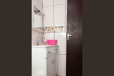 Banheiro da Suíte de casa à venda com 3 quartos, 80m² em Estância Velha, Canoas