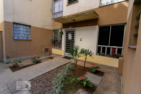 Apartamento à venda com 68m², 2 quartos e sem vaga Apartamento à venda com 68m², 2 quartos e sem vagaFachada do bloco