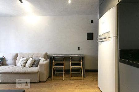 Mesa e cadeiras de apartamento para alugar com 1 quarto, 30m² em Consolação, São Paulo