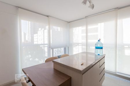 Cozinha de apartamento para alugar com 1 quarto, 42m² em Pinheiros, São Paulo