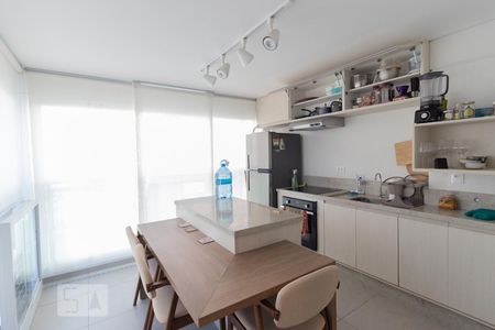 Cozinha de apartamento para alugar com 1 quarto, 42m² em Pinheiros, São Paulo