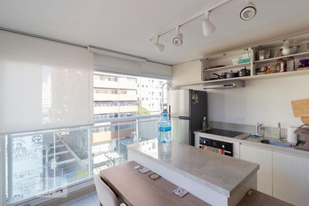 Cozinha de apartamento para alugar com 1 quarto, 42m² em Pinheiros, São Paulo