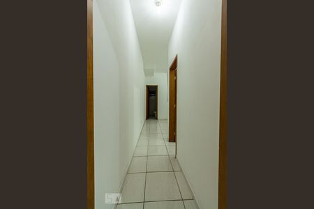 Corredor de apartamento para alugar com 2 quartos, 50m² em Parque Assunção, Taboão da Serra