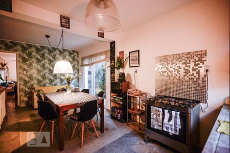 Casa à venda com 150m², 3 quartos e 2 vagas Casa à venda com 150m², 3 quartos e 2 vagasCozinha