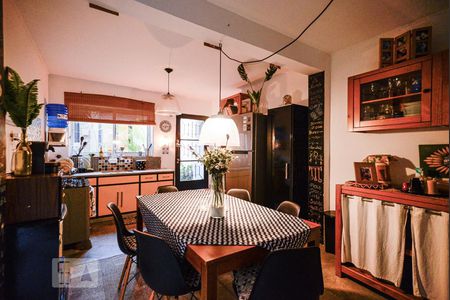 Casa à venda com 150m², 3 quartos e 2 vagas Casa à venda com 150m², 3 quartos e 2 vagasCozinha