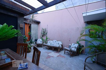 Casa à venda com 150m², 3 quartos e 2 vagas Casa à venda com 150m², 3 quartos e 2 vagasVaranda gourmet