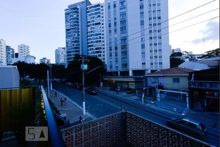 Vista de casa à venda com 3 quartos, 150m² em Vila Pompéia, São Paulo