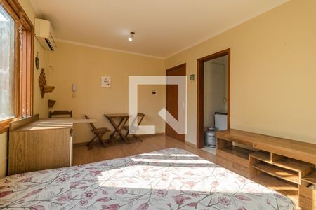 Sala/Quarto de kitnet/studio para alugar com 1 quarto, 80m² em Santo Antônio, Porto Alegre