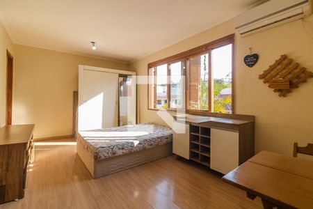 Sala/Quarto de kitnet/studio para alugar com 1 quarto, 80m² em Santo Antônio, Porto Alegre